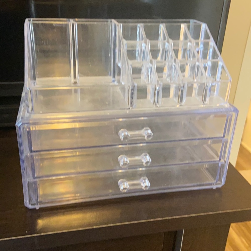 COPY - 2 piece clear plastic makeup organizer